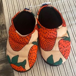 BAGGU Strawberry Slippers NWT